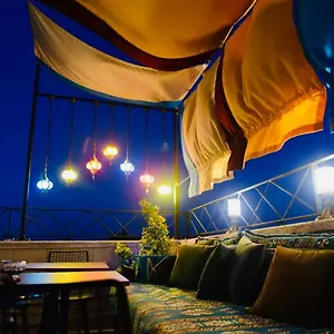 Hotel Luxir