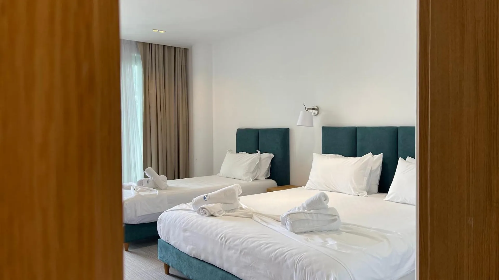 Manta Hotel Ksamil 4*,  Albania